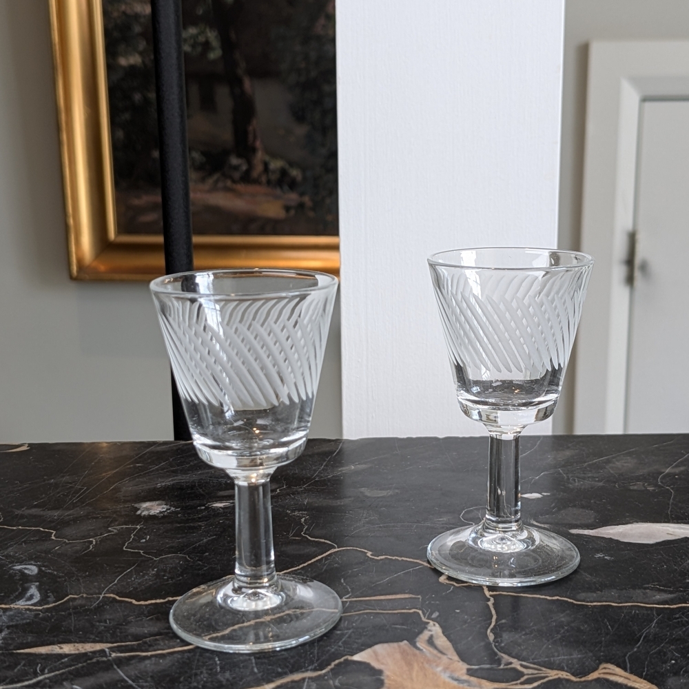 Pair of Vintage Etched Swirl Cordial Glasses | Liqueur & Aperitif Barware | 4"